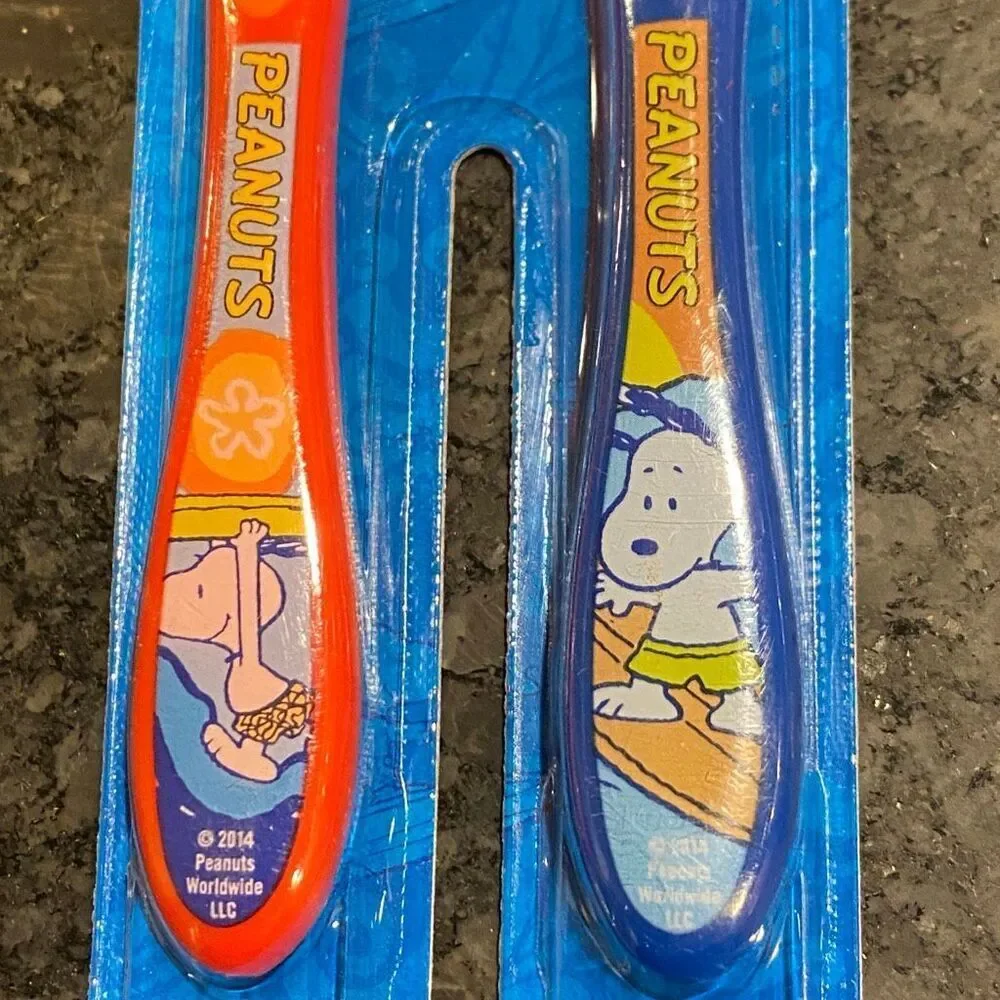 VINTAGE PEANUTS SNOOPY FIREFLY SUMMER SURF CHILDREN'S SOFT TOOTHBRUSHES - 2 PACK